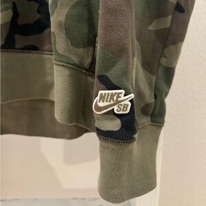 Nike SB camo crewneck